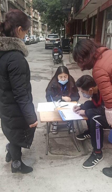 在主要街路做好排查登記、引導(dǎo)、宣傳等工作。_副本.jpg